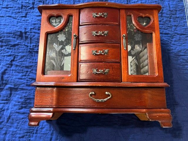 Vintage Jewelry organizer.