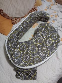 Nursing pillow