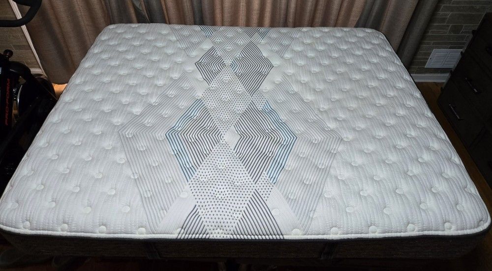 Queen Beautyrest Harmony Lux Carbon
Extra Firm 13.5 Inch Mattress