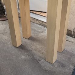 Stand/table