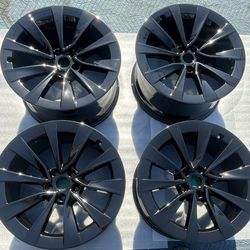 "19 Tesla Model 3 Gloss Black Rims/Wheels (Exchange available)