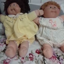 Cabbage Patch Kids. The Is Sign 85. No Ribs Good Condition and They Have Shoes To But No Socks