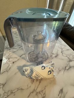 Used brita water pitcher and filter