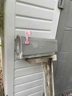 Mailbox On Post Works Fine 