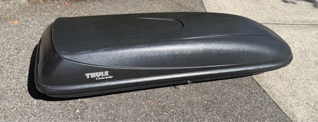 Thule Cascade 1700 Roof Box - Great Condition (Complete with Keys & Hardware)