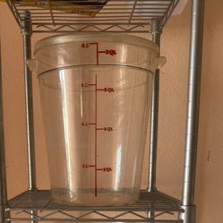 8 QT Container with Lid (2 Available)