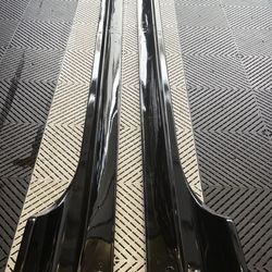 Lower rocker panels for Tesla Model Y
