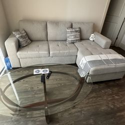 Couch + table