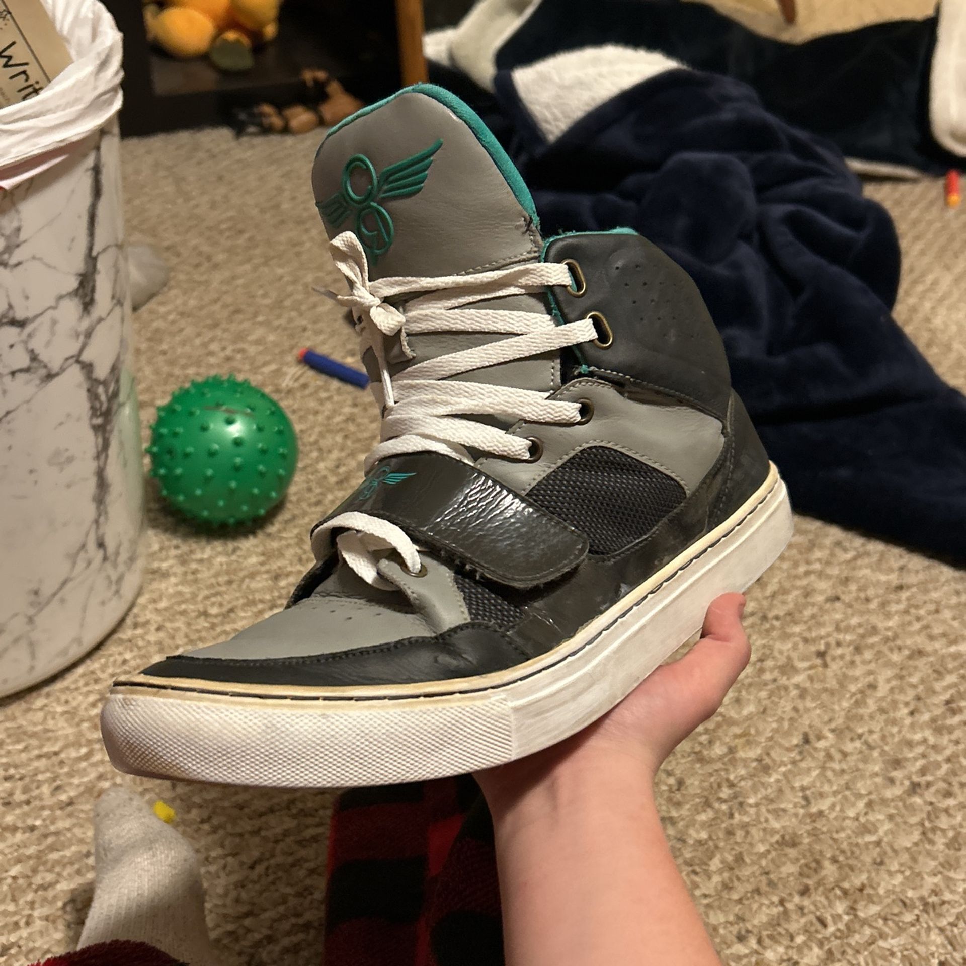Cota Shoe