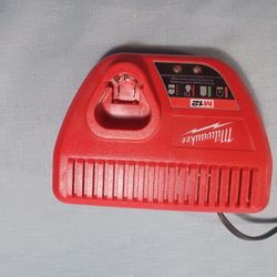 Milwaukee M12 Charger