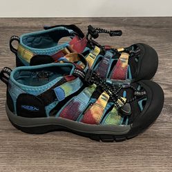 KEEN Unisex Child Newport H2 Closed Toe Water Sandals. Size 13. Rainbow Tie Dye. 