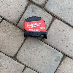 35ft wide blade measuring tape