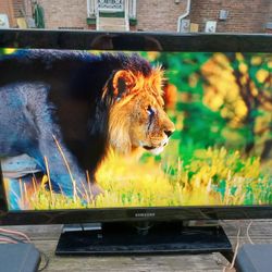 40"SAMSUNG 1080P TV WITH ROKU STREAMING STICK AND REMOTES $120 FINAL PRICE 
