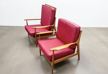 Pair Mid Century Modern Danish Kofod-Larsen Style Spear Chairs. 