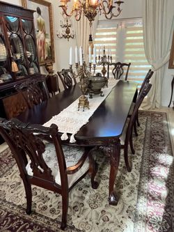 Dining Table with 6 chairs