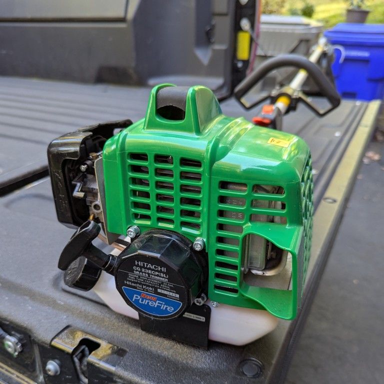 Hitachi String Trimmer - Lightly Used - Works Like New