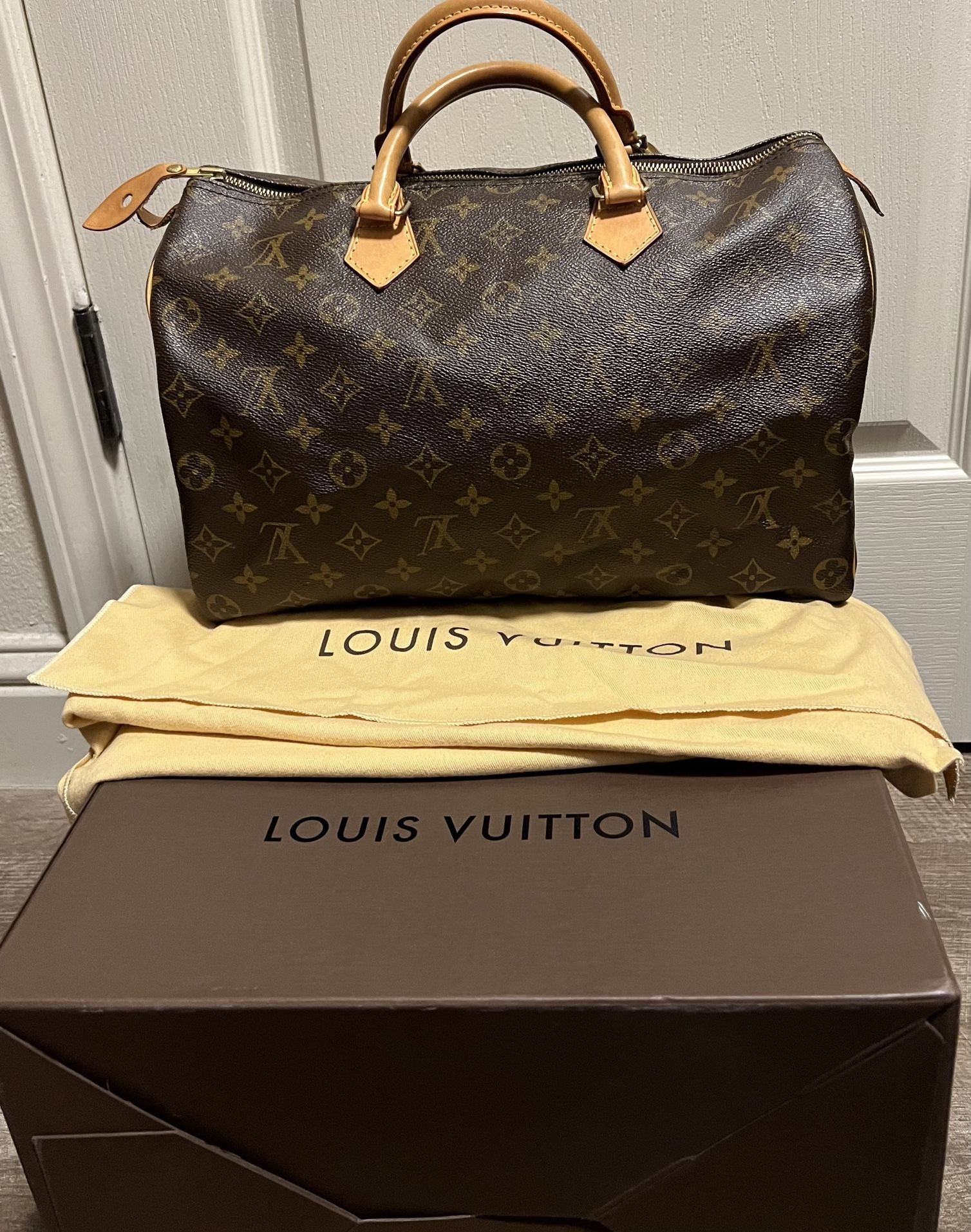 Louis Vuitton Speedy 35 Handbag 