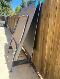 Table tennis/ping pong table
