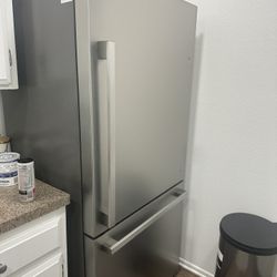 Hisense Refrigerator 17.2 Cubic Feet