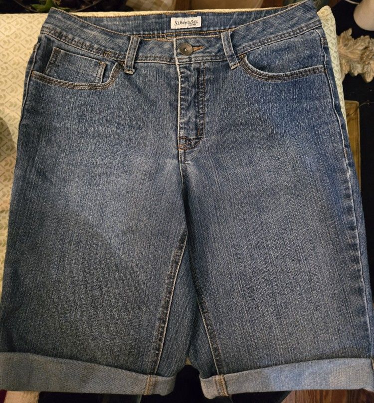 Ladies Medium, St John's Bay Shorts