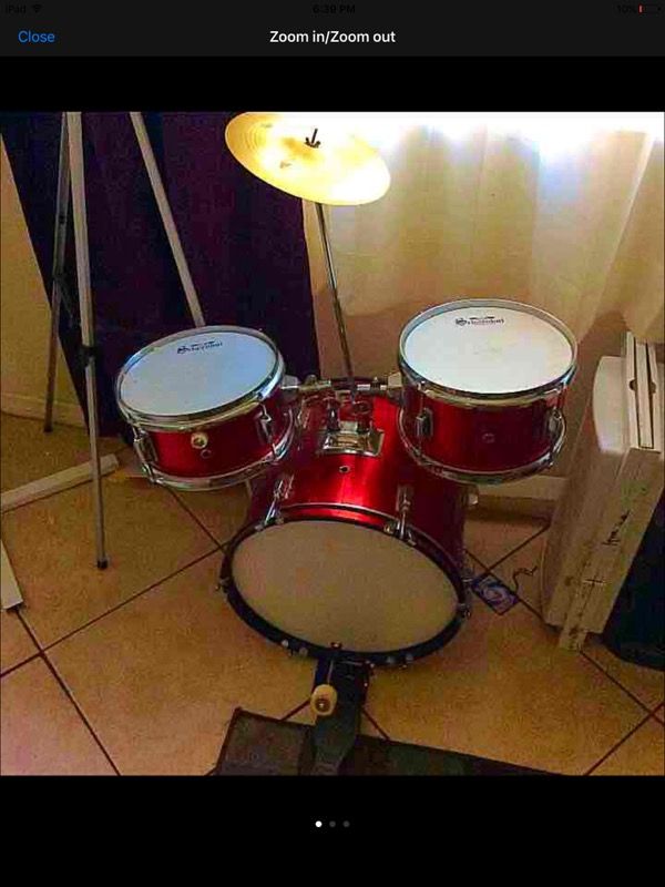 4 piece +2sticks jr drum set