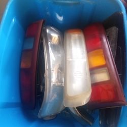 Front And Tail Lights Off Chevy Silverado 2002