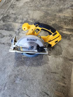 Dewalt Saw