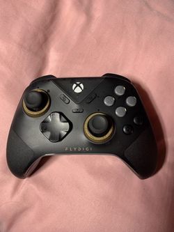Flydigi Vader 5S wired controller for Xbox and PC.