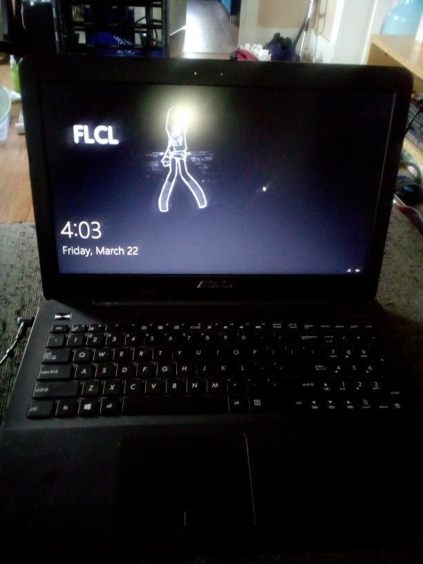 Asus Laptop 17" With Built In Disc Drive