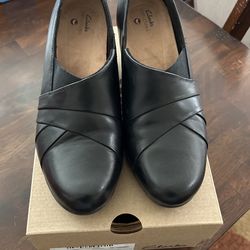Ladies Size 8 Clarks Dress Shoes