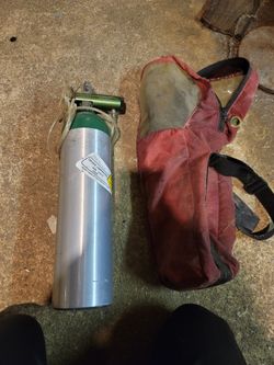 Oxygen air tank with Carrie bag
