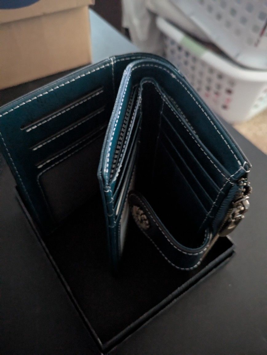 Women's Wallet.