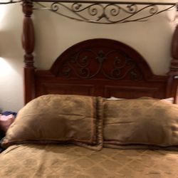 Canopy Queen Bedroom 