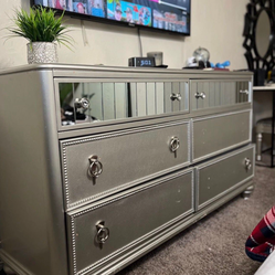 2 Grey dresser / with black mirror