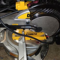 DeWalt Electric Saw