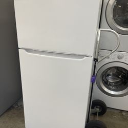 Frigidaire Refrigerator 18 Cu Ft 