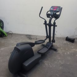 Life Fitness Lifefitness Elliptical-I Can Deliver 