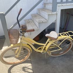 Womens Beach Cruiser In Good Condition Ready To Ride