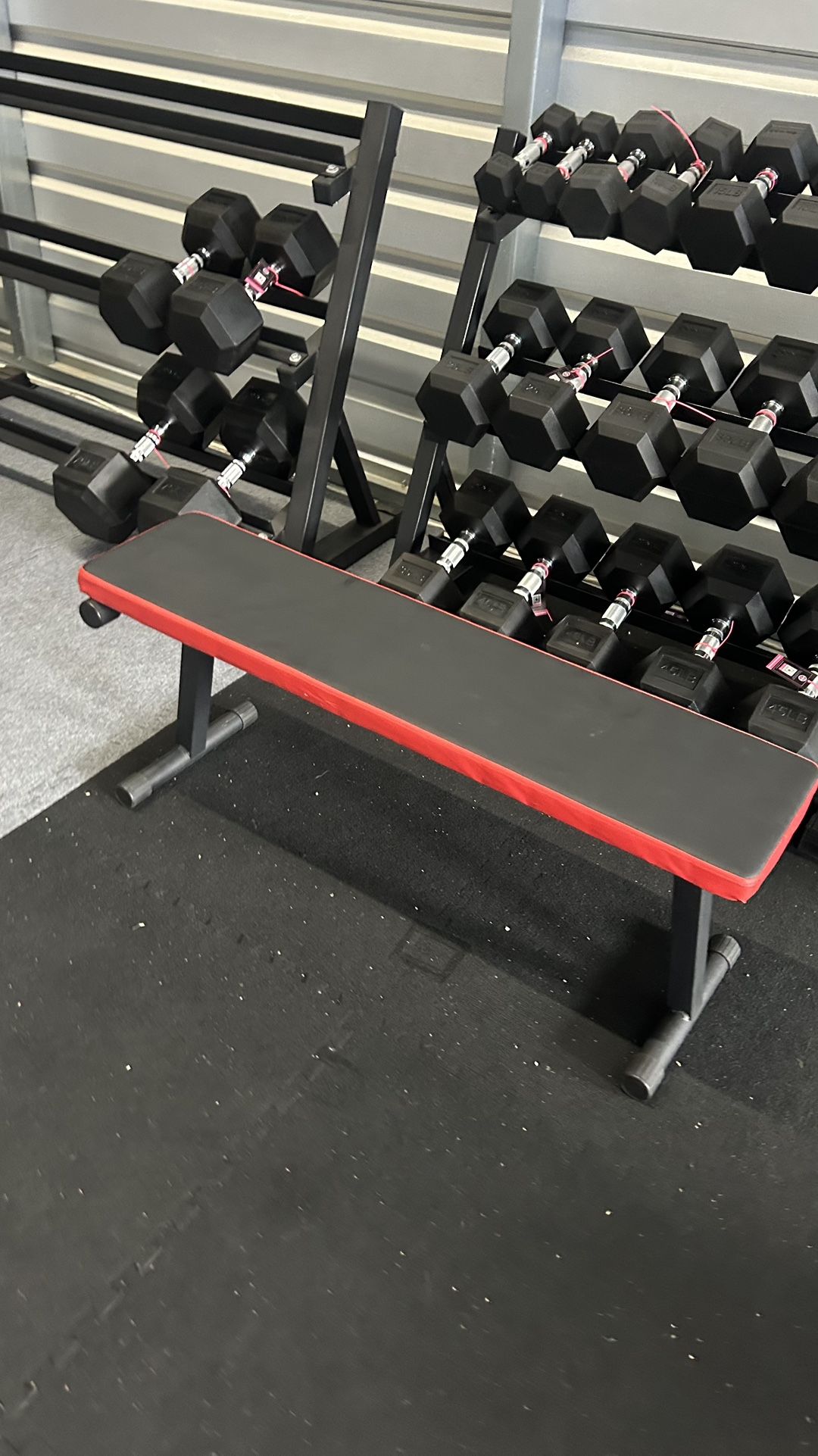 SALE‼️New flat bench. New in box 📦 $30