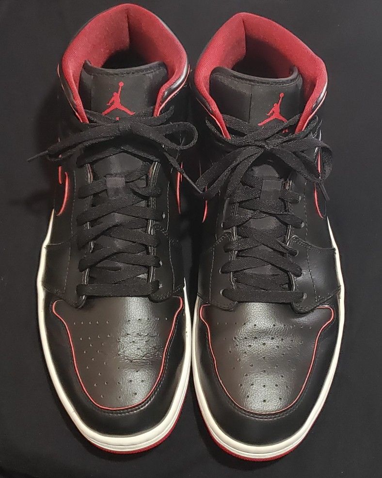 Nike Air Jordan mid Black White Gym Red Mens size 15 SUPER RARE