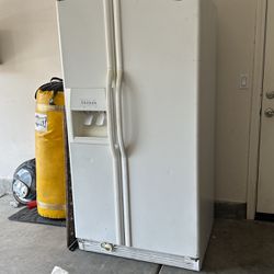 Refrigerator whirlpool 
