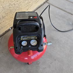 Central Pneumatic Air Compressor 3 gal. 1/3 100 PSI Oilless Pancake