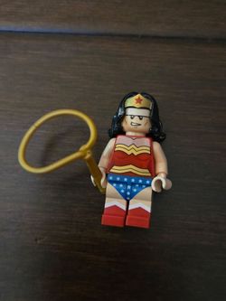 Lego Wonder Woman Figure