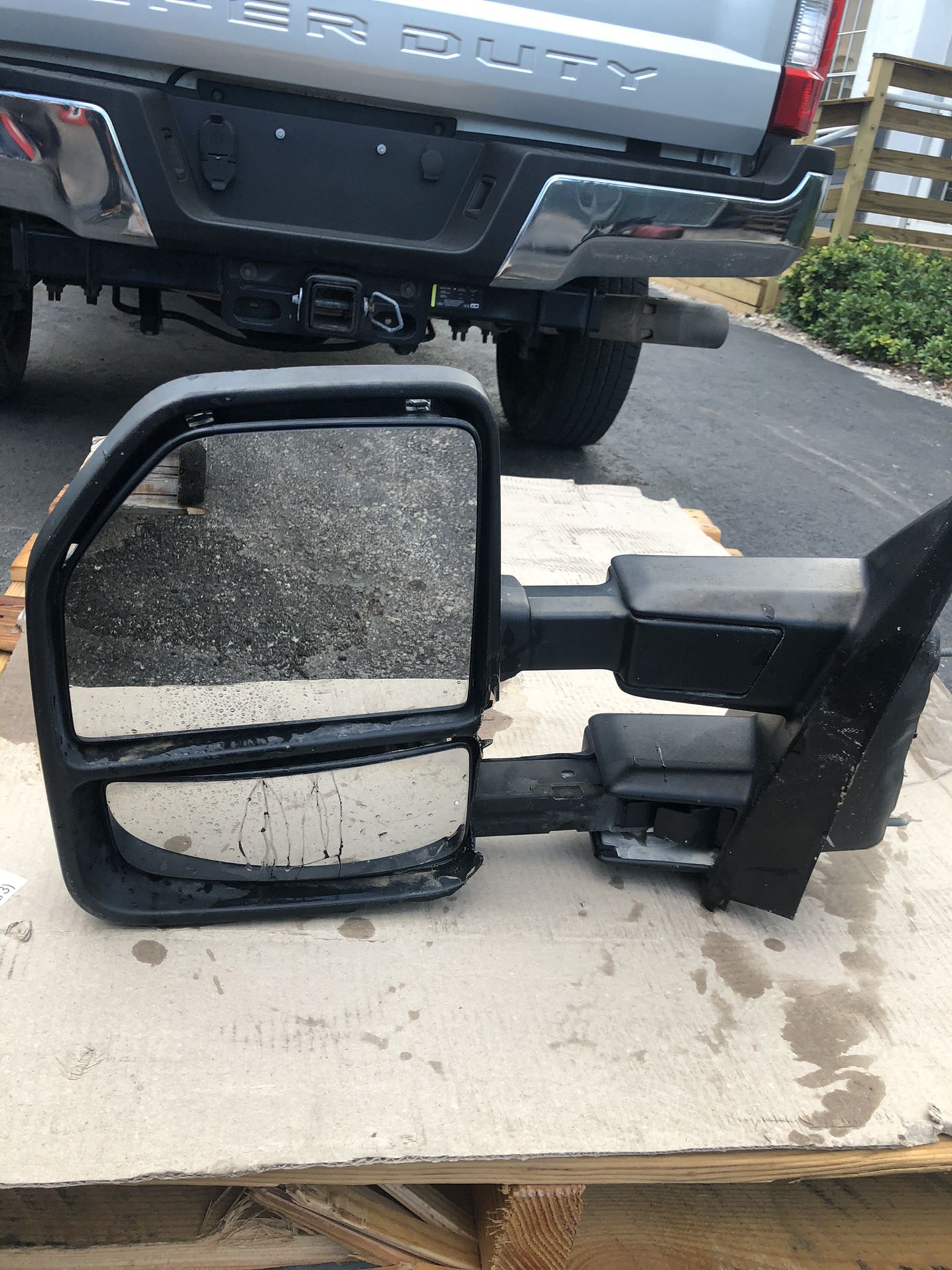 2017-2019 Ford F-250 F350 driver side mirror for parts