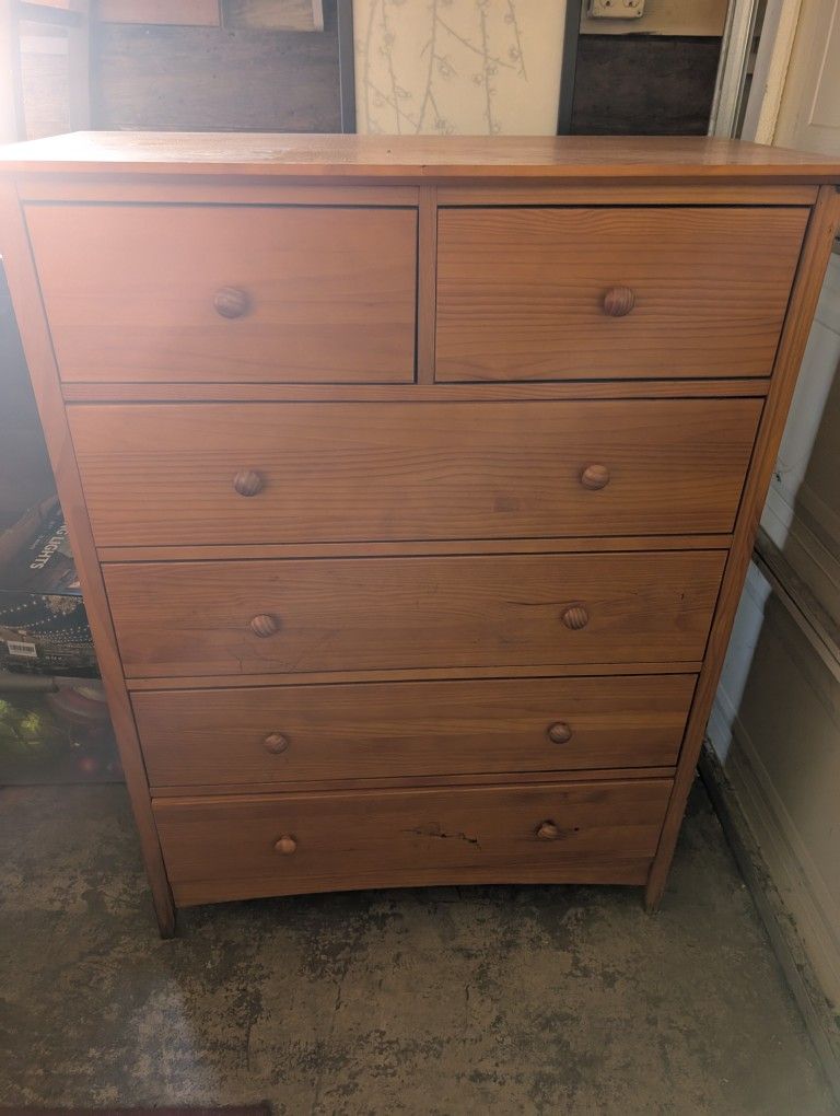 Dresser 
