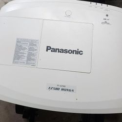 Panasonic EZ580 WUXGA