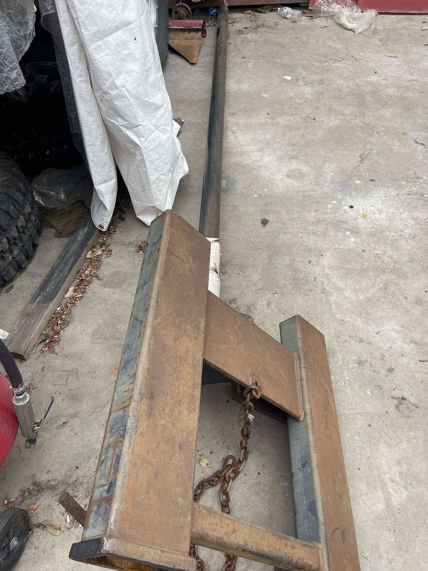 Forklift Carpet Roll Attachment.  Fork Mount Inverted Forklift Rug Ram Carpet Pole 3” Round 