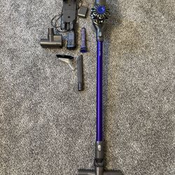 Vacuum Dyson V6 Cleaner Stick. Fully Working.