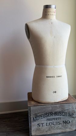 Vintage Wolf Form Co. Professional Men’s Dress Form – Model 2007, Size 40