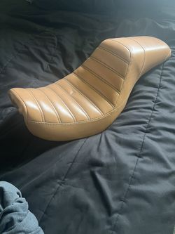 Custom Dyna Seat